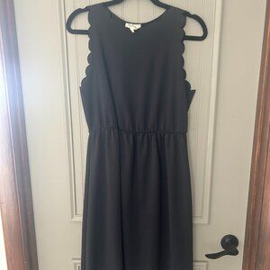 Women's Betsy's Boutique Large Grey Knee Length Dress with Scallop Details